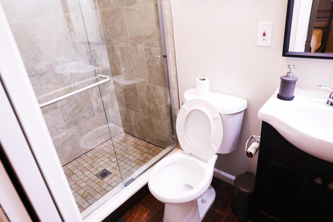 Duo Housing (Adults Only) Hostel Washington Exterior photo